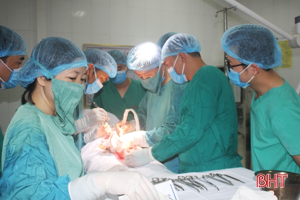 Ngành y tế Hà Tĩnh nhớ lời Bác dạy: “Lương y phải như từ mẫu”