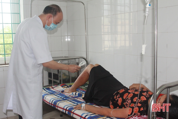 Bác sỹ Hà Tĩnh cảnh báo kiến ba khoang xuất hiện khi thời tiết chuyển mùa