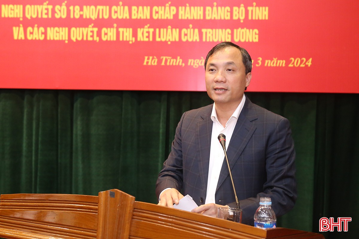 Bí thư Tỉnh ủy Hoàng Trung Dũng phát biểu kết luận hội nghị. nghi-quyet-10.jpg